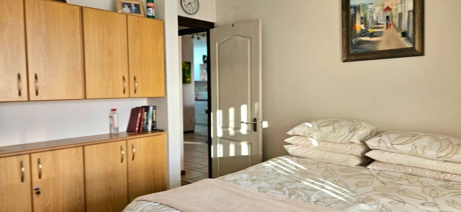2 Bedroom Property for Sale in De Kelders Western Cape
